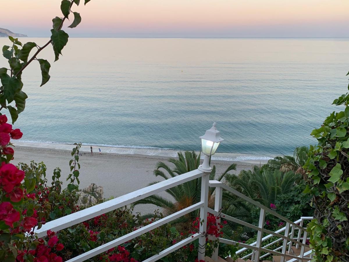 Hotel Paraiso Del Mar Nerja Kültér fotó