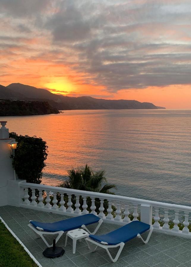 Hotel Paraiso Del Mar Nerja Kültér fotó