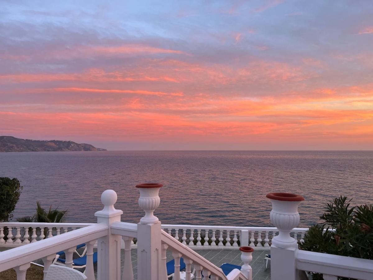 Hotel Paraiso Del Mar Nerja Kültér fotó