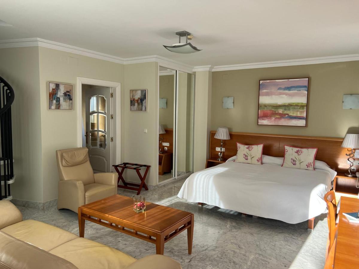Hotel Paraiso Del Mar Nerja Kültér fotó