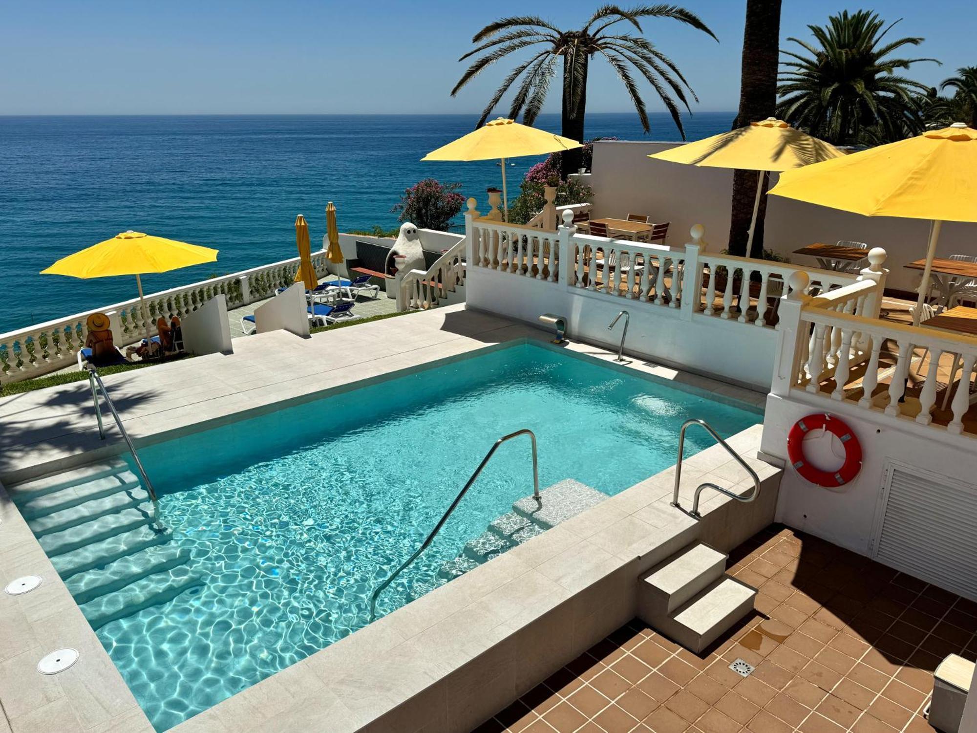 Hotel Paraiso Del Mar Nerja Kültér fotó