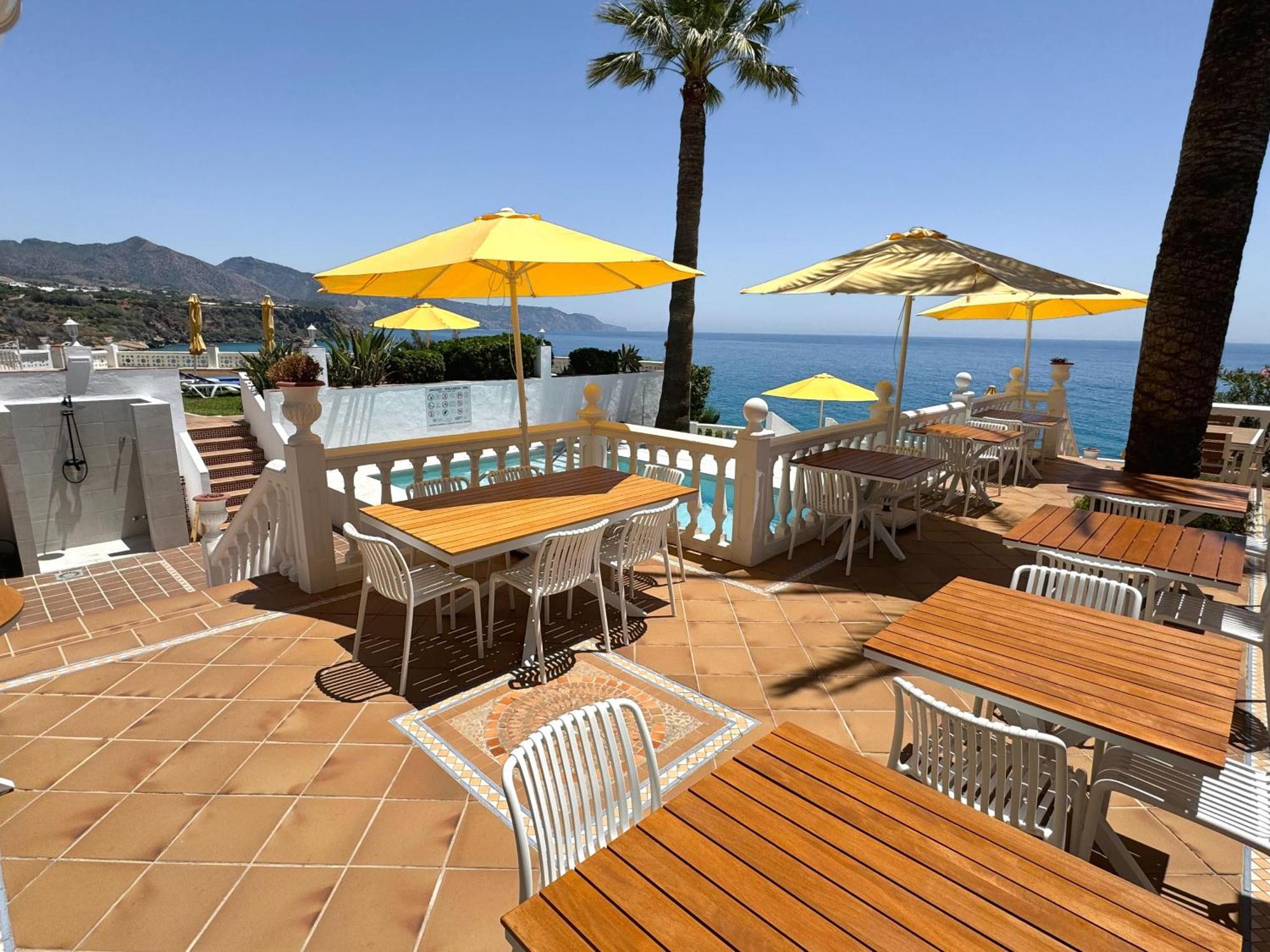 Hotel Paraiso Del Mar Nerja Kültér fotó