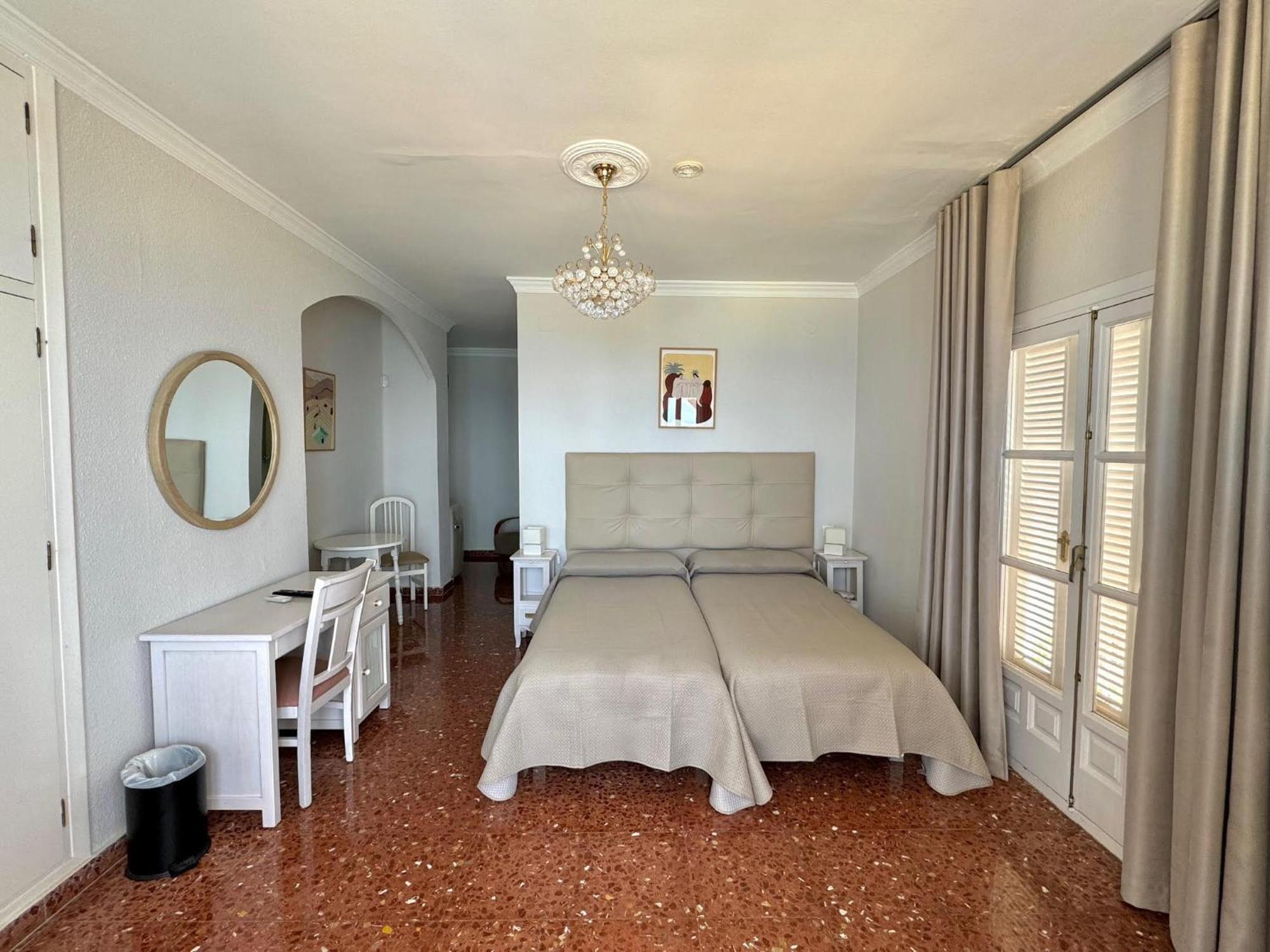 Hotel Paraiso Del Mar Nerja Szoba fotó