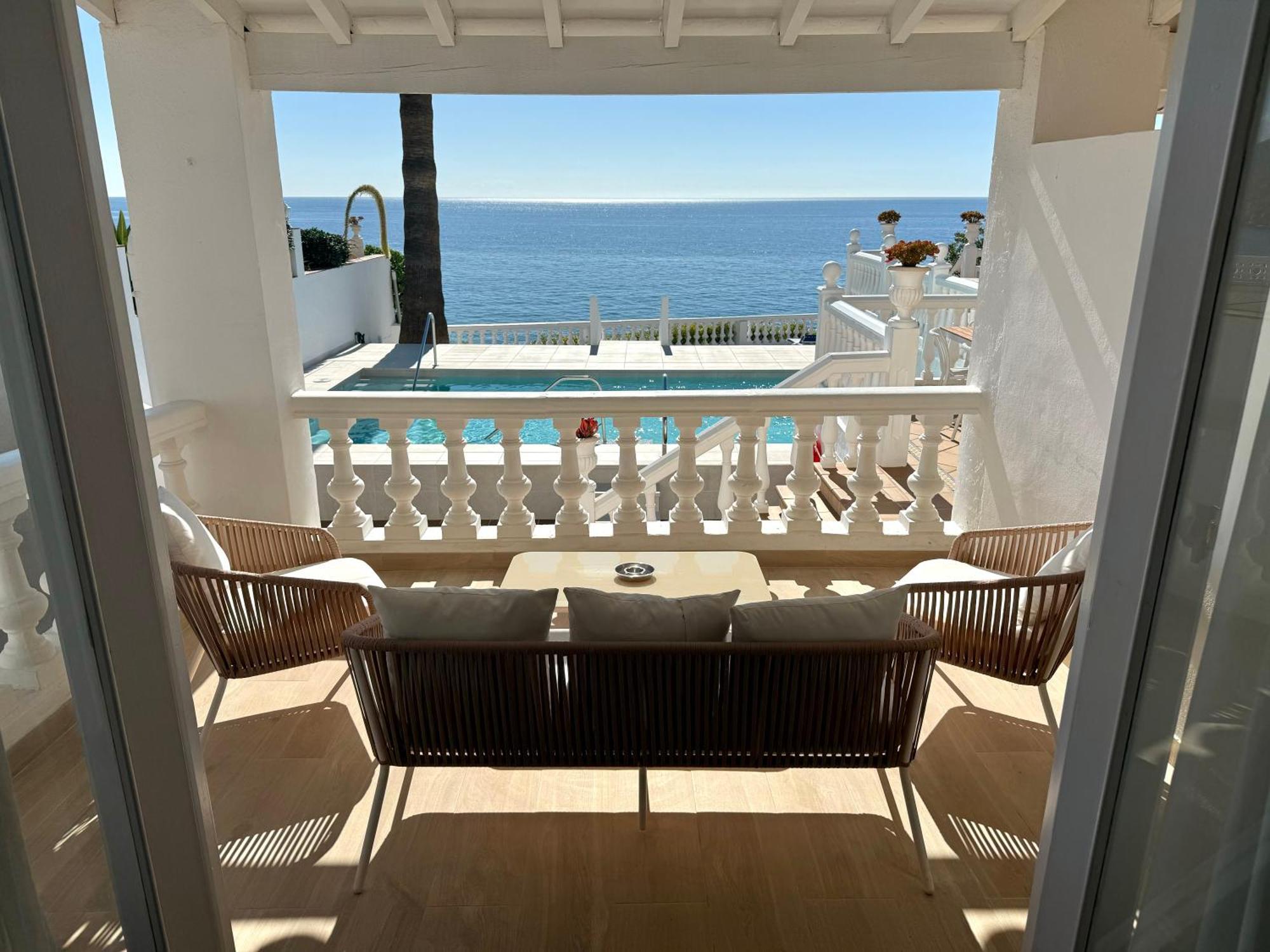 Hotel Paraiso Del Mar Nerja Kültér fotó