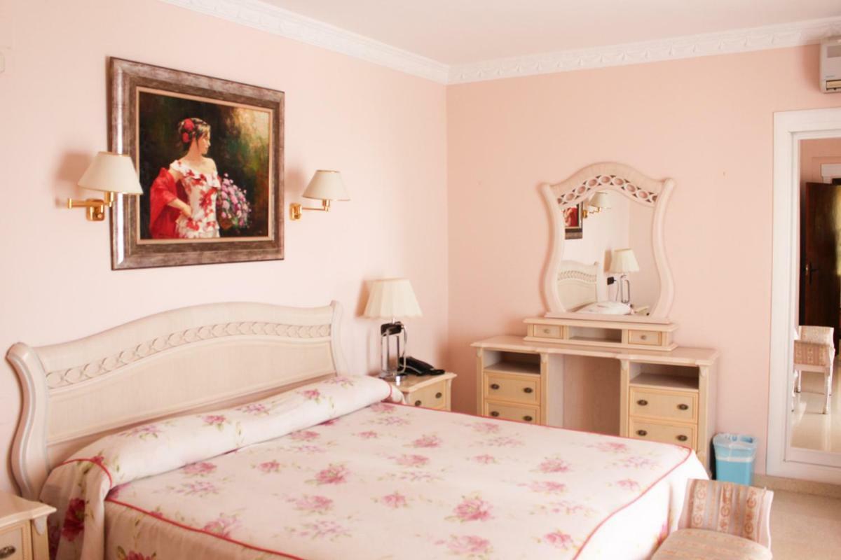 Hotel Paraiso Del Mar Nerja Kültér fotó